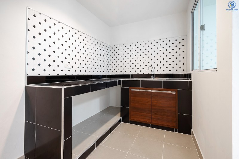 บ้านมือสองตกแต่งใหม่ ห้องมุม! ม.พฤกษาวิลล์28 บางใหญ่-เซ็นทรัลเวสต์เกต (หน้ากว้าง 7.5 เมตร) ความสุขมีครบทุกตารางนิ้ว กับบ้านตกแต่งพร้อมอยู่ เนื้อที่ 26.4 ตร.ว. ฟังก์ชั่น 3นอน 2น้ำ ครบครันทั้งครัวเคาน์เตอร์ และที่จอดรถส่วนตัว บนทำเลสุดสะดวก บนถนนสายหลัก "กาญจนาภิเษก" เพียง 8 นาทีถึงรถไฟฟ้าสถานี ตลาดบางใหญ่