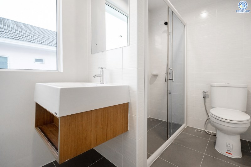 บ้านมือสองตกแต่งใหม่ ห้องมุม! ม.พฤกษาวิลล์28 บางใหญ่-เซ็นทรัลเวสต์เกต (หน้ากว้าง 7.5 เมตร) ความสุขมีครบทุกตารางนิ้ว กับบ้านตกแต่งพร้อมอยู่ เนื้อที่ 26.4 ตร.ว. ฟังก์ชั่น 3นอน 2น้ำ ครบครันทั้งครัวเคาน์เตอร์ และที่จอดรถส่วนตัว บนทำเลสุดสะดวก บนถนนสายหลัก "กาญจนาภิเษก" เพียง 8 นาทีถึงรถไฟฟ้าสถานี ตลาดบางใหญ่