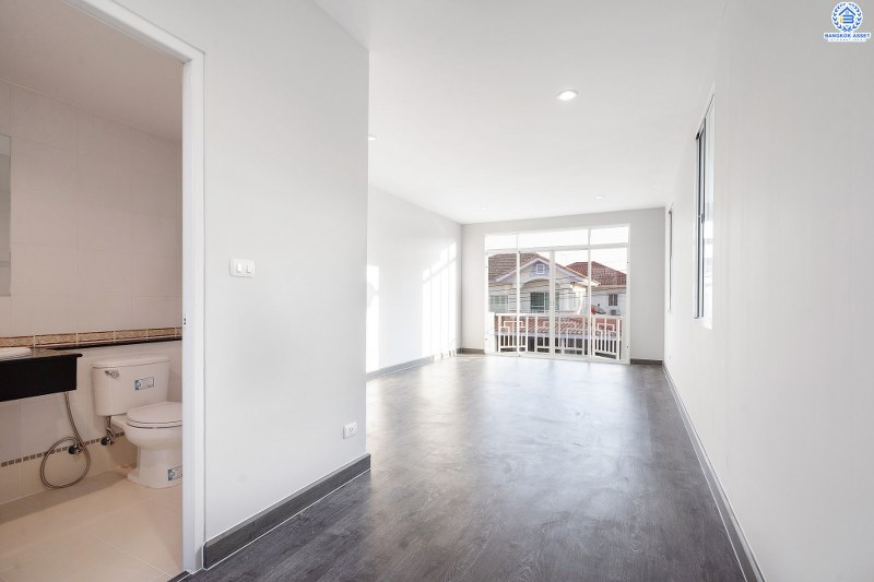 บ้านมือสองตกแต่งใหม่ ม.ภัสสร14 บางใหญ่-กาญจนาฯ (ซ.กันตนา) ที่สุดของความสุข ไปพร้อมกับบ้านหลังใหญ่ เนื้อที่ 53 ตร.ว. ฟังก์ชั่น 3นอน 3น้ำ พื้นที่ใช้สอยกว้างขวาง รองรับกับทุกครอบครัว บนทำเลศักยภาพ โครงการติดถนนใหญ่ เข้า-ออกสะดวก ใกล้เซ็นทรัลเวสต์เกต เดินทางเพียง 10 นาทีถึงจุดขึ้นทางด่วน "ศรีรัช"