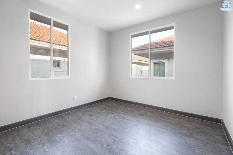 บ้านมือสองตกแต่งใหม่ ม.ภัสสร14 บางใหญ่-กาญจนาฯ (ซ.กันตนา) ที่สุดของความสุข ไปพร้อมกับบ้านหลังใหญ่ เนื้อที่ 53 ตร.ว. ฟังก์ชั่น 3นอน 3น้ำ พื้นที่ใช้สอยกว้างขวาง รองรับกับทุกครอบครัว บนทำเลศักยภาพ โครงการติดถนนใหญ่ เข้า-ออกสะดวก ใกล้เซ็นทรัลเวสต์เกต เดินทางเพียง 10 นาทีถึงจุดขึ้นทางด่วน "ศรีรัช"