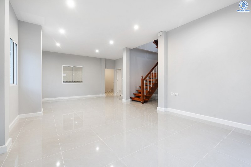 บ้านมือสองตกแต่งใหม่ ห้องมุม! ม.แลนซีโอ วงแหวนฯ-ปิ่นเกล้า (ซ.วัดพระเงิน) พบความสุขเหนือระดับ กับบ้านแฝดฟังก์ชั่นบ้านเดี่ยว โครงการแบรนด์ *ลลิล พร็อพเพอร์ตี้* เนื้อที่ 40.8 ตร.ว. 3นอน 2น้ำ พร้อมพื้นที่ด้านข้าง ครบครันทั้งห้องครัว+ที่จอดรถส่วนตัว บนทำเลใกล้ถนนกาญจนาภิเษก เข้า-ออกได้หลายเส้นทาง *เพียง 6 นาทีถึงจุดขึ้นทางด่วน "ศรีรัช" ในราคาพิเศษ..เพียง 3 ล้านต้นๆ เท่านั้น