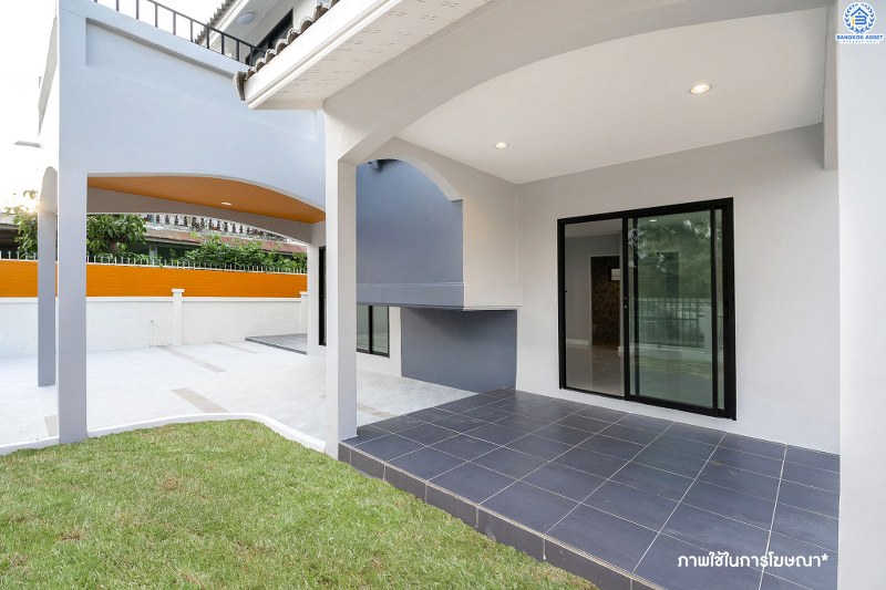 บ้านมือสองตกแต่งใหม่ ทำเลย่านปากเกร็ด ม.เสริมสุขนคร (ติวานนท์-แจ้งวัฒนะ) บ้านหลังใหญ่ห้องมุม! 4 ห้องนอน (มีห้องเอนกประสงค์ชั้นล่าง) บนพื้นที่ใช้สอยเกือบ 200 ตร.ม. พร้อมฟังก์ชั่นครบครันทั้งครัวเคาน์เตอร์ และที่จอดรถ 2 คัน* บนทำเลเดินทางสะดวก เข้า-ออกได้ทั้งทางติวานนท์ และแจ้งวัฒนะ เพียง 15 นาทีถึงเซ็นทรัลแจ้งวัฒนะ...ราคาสุดคุ้ม!