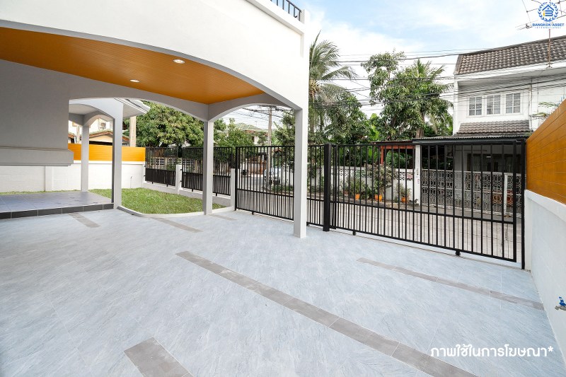 บ้านมือสองตกแต่งใหม่ ทำเลย่านปากเกร็ด ม.เสริมสุขนคร (ติวานนท์-แจ้งวัฒนะ) บ้านหลังใหญ่ห้องมุม! 4 ห้องนอน (มีห้องเอนกประสงค์ชั้นล่าง) บนพื้นที่ใช้สอยเกือบ 200 ตร.ม. พร้อมฟังก์ชั่นครบครันทั้งครัวเคาน์เตอร์ และที่จอดรถ 2 คัน* บนทำเลเดินทางสะดวก เข้า-ออกได้ทั้งทางติวานนท์ และแจ้งวัฒนะ เพียง 15 นาทีถึงเซ็นทรัลแจ้งวัฒนะ...ราคาสุดคุ้ม!