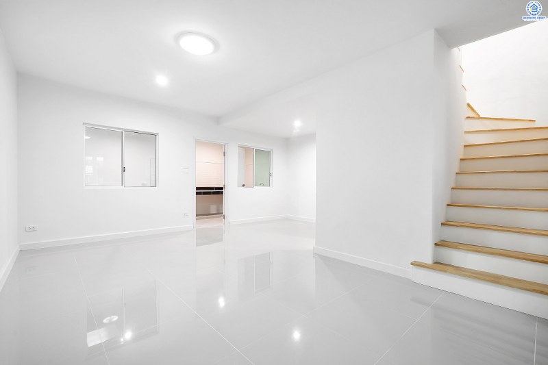 บ้านมือสองตกแต่งใหม่ ม.พฤกษาวิลล์28 บางใหญ่-เซ็นทรัลเวสต์เกต ตกแต่งจัดเต็ม! คุ้มค่าทุกตารางนิ้ว บนเนื้อที่ 22.2 ตร.ว. ฟังก์ชั่น 3 ห้องนอน 2 ห้องน้ำ พร้อมครัวเคาน์เตอร์ และที่จอดรถส่วนตัว บนทำเลเดินทางสะดวก ใกล้เซ็นทรัลเวสต์เกต และรถไฟฟ้าสถานี ตลาดบางใหญ่