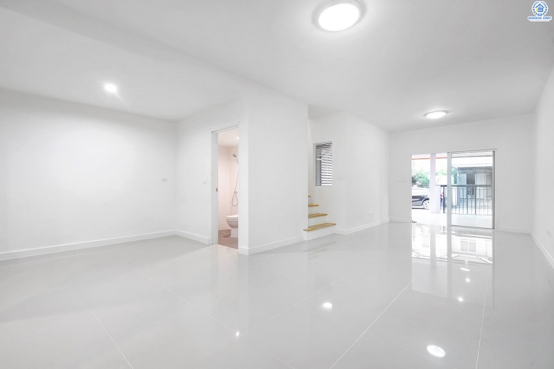 บ้านมือสองตกแต่งใหม่ ม.พฤกษาวิลล์28 บางใหญ่-เซ็นทรัลเวสต์เกต ตกแต่งจัดเต็ม! คุ้มค่าทุกตารางนิ้ว บนเนื้อที่ 22.2 ตร.ว. ฟังก์ชั่น 3 ห้องนอน 2 ห้องน้ำ พร้อมครัวเคาน์เตอร์ และที่จอดรถส่วนตัว บนทำเลเดินทางสะดวก ใกล้เซ็นทรัลเวสต์เกต และรถไฟฟ้าสถานี ตลาดบางใหญ่