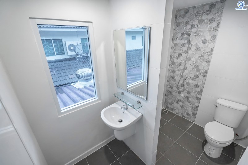 บ้านมือสองตกแต่งใหม่ ม.พฤกษาวิลล์28 บางใหญ่-เซ็นทรัลเวสต์เกต ตกแต่งจัดเต็ม! คุ้มค่าทุกตารางนิ้ว บนเนื้อที่ 22.2 ตร.ว. ฟังก์ชั่น 3 ห้องนอน 2 ห้องน้ำ พร้อมครัวเคาน์เตอร์ และที่จอดรถส่วนตัว บนทำเลเดินทางสะดวก ใกล้เซ็นทรัลเวสต์เกต และรถไฟฟ้าสถานี ตลาดบางใหญ่