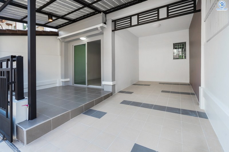 บ้านมือสองตกแต่งใหม่ ทำเลโซนเมือง! ม.พฤกษาวิลล์11 นครอินทร์-พระราม5 ซ.วัดสังฆทาน สวย ครบ คุ้ม! กับบ้านพร้อมอยู่เนื้อที่ 17 ตร.ว. ฟังก์ชั่น 3 ห้องนอน 2 ห้องน้ำ +ครัวเคาน์เตอร์ บนทำเลเดินทางสะดวก เชื่อมต่อหลายเส้นทาง ใกล้สะพานพระรามห้า และรถไฟฟ้าสถานี "แยกติวานนท์" ราคาพิเศษสุด เพียง 2ล้านต้นๆ เท่านั้น รีบเลย!