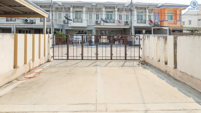 ทาวน์เฮ้าส์มือสองนนทบุรี ห้องมุม! ม.พฤกษาทาวน์ ติดถ.ราชพฤกษ์ ใกล้วงเวียนพระรามห้า เนื้อที่ 21.6 ตร.ว. ฟังก์ชั่น 3นอน 2น้ำ 2ที่จอดรถ แถมแอร์ 2 เครื่อง พร้อมครัวเคาน์เตอร์ โดดเด่นบนทำเลโซนเมือง! เชื่อมสู่ปิ่นเกล้า-สาทร , รัตนาธิเบศร์ได้อย่างรวดเร็ว เพียง 5 นาทีรถไฟฟ้า สถานี "บางรักใหญ่" ราคาเพียง 2 ล้านต้นๆ เท่านั้น**