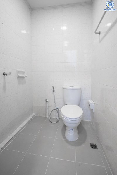 บ้านเดี่ยวตกแต่งใหม่ แปลงมุม! ม.พฤกษ์ภิรมย์รีเจนท์ ปิ่นเกล้า เริ่มต้นชีวิตบนสังคมคุณภาพแบรนด์ Q.House กับบ้านหลังใหญ่ 113.5 ตร.ว. ดีไซน์ทันสมัยฟังก์ชั่น 4ห้องนอน 4ห้องน้ำ 6ที่จอดรถ 1 ห้องพักผ่อน 1 ห้องแม่บ้าน พร้อมห้องน้ำในตัว พื้นที่ใช้สอย 414 ตร.ม. พร้อมสิ่งอำนวยความสะดวกครบ! บนที่สุดแห่งทำเลศักยภาพ หน้าโครงการติดถ.กาญจนาภิเษก เชื่อมต่อทุกการเดินทาง เพียง 5 นาทีถึงจุดขึ้นทางด่วน "ศรีรัช"