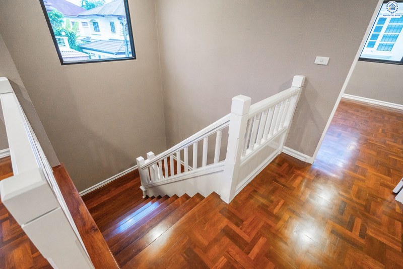 บ้านเดี่ยวตกแต่งใหม่ แปลงมุม! ม.พฤกษ์ภิรมย์รีเจนท์ ปิ่นเกล้า เริ่มต้นชีวิตบนสังคมคุณภาพแบรนด์ Q.House กับบ้านหลังใหญ่ 113.5 ตร.ว. ดีไซน์ทันสมัยฟังก์ชั่น 4ห้องนอน 4ห้องน้ำ 6ที่จอดรถ 1 ห้องพักผ่อน 1 ห้องแม่บ้าน พร้อมห้องน้ำในตัว พื้นที่ใช้สอย 414 ตร.ม. พร้อมสิ่งอำนวยความสะดวกครบ! บนที่สุดแห่งทำเลศักยภาพ หน้าโครงการติดถ.กาญจนาภิเษก เชื่อมต่อทุกการเดินทาง เพียง 5 นาทีถึงจุดขึ้นทางด่วน "ศรีรัช"