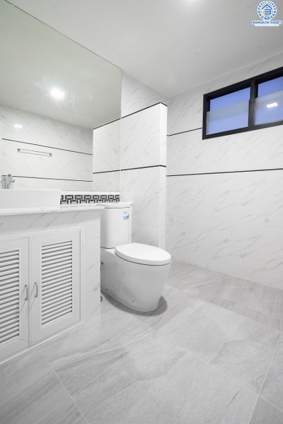 บ้านเดี่ยวตกแต่งใหม่ แปลงมุม! ม.พฤกษ์ภิรมย์รีเจนท์ ปิ่นเกล้า เริ่มต้นชีวิตบนสังคมคุณภาพแบรนด์ Q.House กับบ้านหลังใหญ่ 113.5 ตร.ว. ดีไซน์ทันสมัยฟังก์ชั่น 4ห้องนอน 4ห้องน้ำ 6ที่จอดรถ 1 ห้องพักผ่อน 1 ห้องแม่บ้าน พร้อมห้องน้ำในตัว พื้นที่ใช้สอย 414 ตร.ม. พร้อมสิ่งอำนวยความสะดวกครบ! บนที่สุดแห่งทำเลศักยภาพ หน้าโครงการติดถ.กาญจนาภิเษก เชื่อมต่อทุกการเดินทาง เพียง 5 นาทีถึงจุดขึ้นทางด่วน "ศรีรัช"