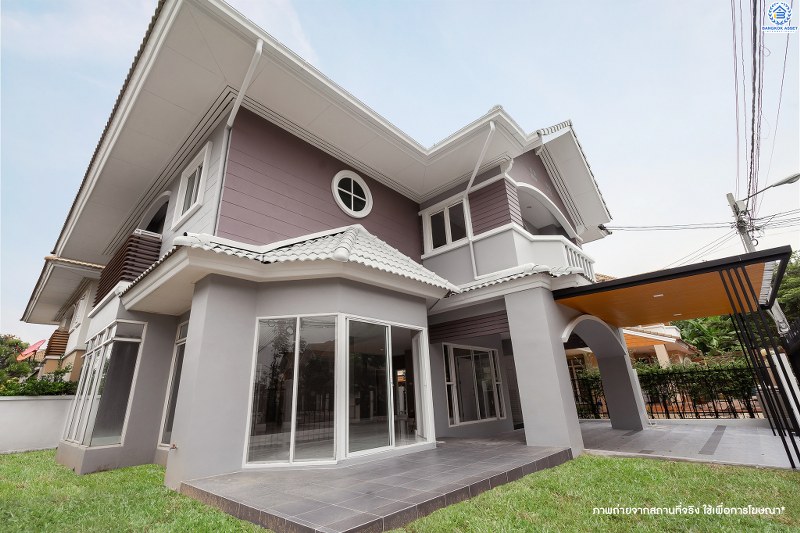 บ้านมือสองตกแต่งใหม่ ห้องมุม! ม.บ้านรัชชา2 บางใหญ่-กาญจนาฯ สุดคุ้ม! แต่งครบพร้อมเข้าอยู่ พื้นที่ใช้สอยกว่า 277 ตร.ม.  ฟังก์ชั่น 4นอน 3น้ำ 2ที่จอดรถ* มี Built In ครัวเคานเตอร์สุดหรู บนทำเลเดินทางสะดวกเพียง 200 ม. ถึงถนน"กาญจนาภิเษก" ใกล้เซ็นทรัลเวสต์เกต MRT สีม่วงสถานี "ตลาดบางใหญ่" และจุดขึ้นทางด่วน "ศรีรัช"