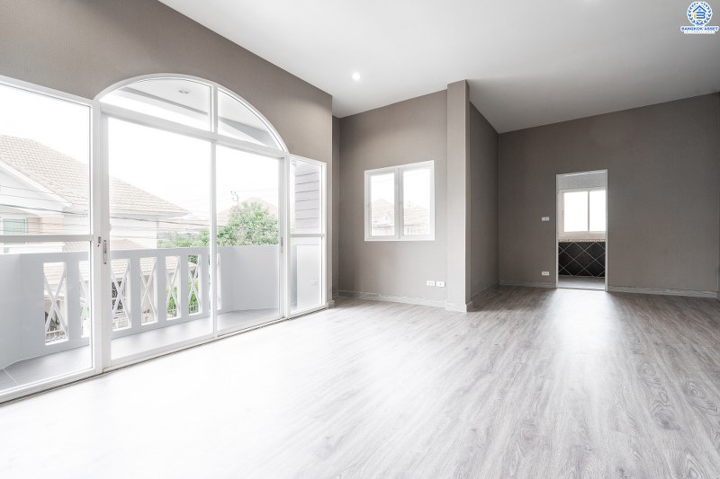 บ้านมือสองตกแต่งใหม่ ห้องมุม! ม.บ้านรัชชา2 บางใหญ่-กาญจนาฯ สุดคุ้ม! แต่งครบพร้อมเข้าอยู่ พื้นที่ใช้สอยกว่า 277 ตร.ม.  ฟังก์ชั่น 4นอน 3น้ำ 2ที่จอดรถ* มี Built In ครัวเคานเตอร์สุดหรู บนทำเลเดินทางสะดวกเพียง 200 ม. ถึงถนน"กาญจนาภิเษก" ใกล้เซ็นทรัลเวสต์เกต MRT สีม่วงสถานี "ตลาดบางใหญ่" และจุดขึ้นทางด่วน "ศรีรัช"