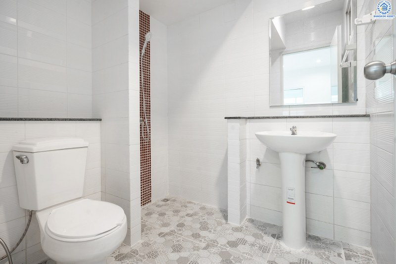 บ้านมือสองตกแต่งใหม่ ห้องมุม! ม.เดอะวิลล่า ราชพฤกษ์-ท่าอิฐ (พร็อพเพอร์ตี้ เพอร์เฟค) ตกแต่งดีไซน์เพื่อคนรุ่นใหม่ ฟังก์ชั่นครบครัน 3นอน 2น้ำ มีครัวเคาน์เตอร์+โรงรถให้พร้อมเข้าอยู่ บนทำเลที่ดีที่สุด* ใจกลาง 2 เซ็นทรัลฯ สามารถเข้า-ออกได้ 2 เส้นทาง ทั้งทางรัตนาธิเบศร์ และราชพฤกษ์ เพียง 5นาทีถึงรถไฟฟ้า สถานีบางรักน้อยท่าอิฐ