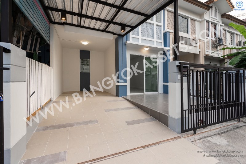 บ้านมือสองตกแต่งใหม่ ม.พฤกษาวิลล์ 33 ปิ่นเกล้า-วงแหวน ซ.วัดส้มเกลี้ยง (หน้ากว้าง 6 เมตร) บ้านพร้อมอยู่ แต่งครบทุกฟังก์ชั่น 3นอน 2น้ำ พร้อมครัวเคาน์เตอร์ และที่จอดรถส่วนตัว บนทำเลสะดวกทุกการเดินทาง เชื่อมต่อปิ่นเกล้า-ศาลายาได้อย่างรวดเร็ว ใกล้เซ็นทรัลเวสต์เกต และทางด่วน "ศรีรัช"