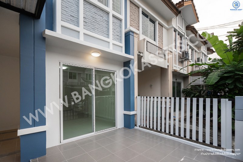 บ้านมือสองตกแต่งใหม่ ม.พฤกษาวิลล์ 33 ปิ่นเกล้า-วงแหวน ซ.วัดส้มเกลี้ยง (หน้ากว้าง 6 เมตร) บ้านพร้อมอยู่ แต่งครบทุกฟังก์ชั่น 3นอน 2น้ำ พร้อมครัวเคาน์เตอร์ และที่จอดรถส่วนตัว บนทำเลสะดวกทุกการเดินทาง เชื่อมต่อปิ่นเกล้า-ศาลายาได้อย่างรวดเร็ว ใกล้เซ็นทรัลเวสต์เกต และทางด่วน "ศรีรัช"