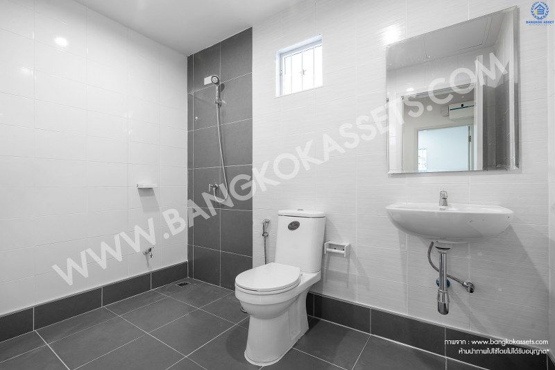 บ้านมือสองตกแต่งใหม่ ม.พฤกษาวิลล์ 33 ปิ่นเกล้า-วงแหวน ซ.วัดส้มเกลี้ยง (หน้ากว้าง 6 เมตร) บ้านพร้อมอยู่ แต่งครบทุกฟังก์ชั่น 3นอน 2น้ำ พร้อมครัวเคาน์เตอร์ และที่จอดรถส่วนตัว บนทำเลสะดวกทุกการเดินทาง เชื่อมต่อปิ่นเกล้า-ศาลายาได้อย่างรวดเร็ว ใกล้เซ็นทรัลเวสต์เกต และทางด่วน "ศรีรัช"