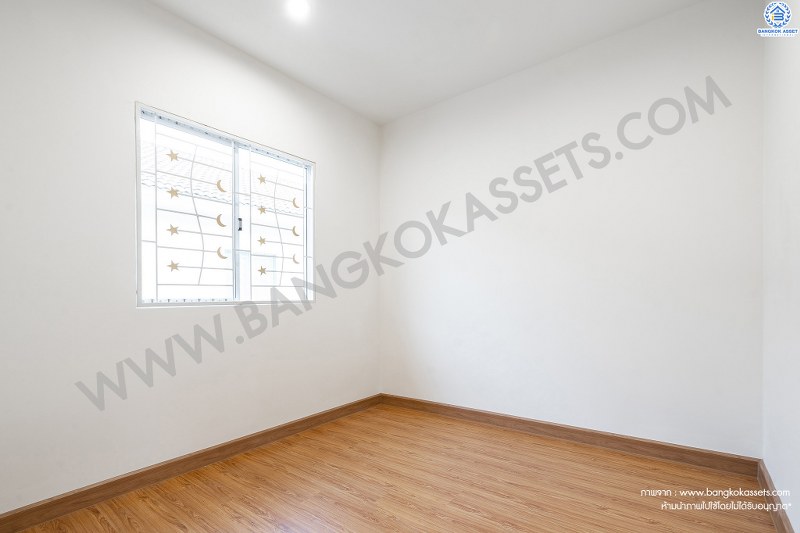 บ้านมือสองตกแต่งใหม่ ม.พฤกษาวิลล์ 33 ปิ่นเกล้า-วงแหวน ซ.วัดส้มเกลี้ยง (หน้ากว้าง 6 เมตร) บ้านพร้อมอยู่ แต่งครบทุกฟังก์ชั่น 3นอน 2น้ำ พร้อมครัวเคาน์เตอร์ และที่จอดรถส่วนตัว บนทำเลสะดวกทุกการเดินทาง เชื่อมต่อปิ่นเกล้า-ศาลายาได้อย่างรวดเร็ว ใกล้เซ็นทรัลเวสต์เกต และทางด่วน "ศรีรัช"