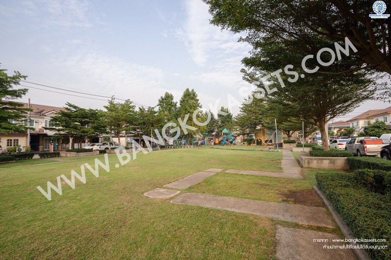 บ้านมือสองตกแต่งใหม่ ม.พฤกษาวิลล์ 33 ปิ่นเกล้า-วงแหวน ซ.วัดส้มเกลี้ยง (หน้ากว้าง 6 เมตร) บ้านพร้อมอยู่ แต่งครบทุกฟังก์ชั่น 3นอน 2น้ำ พร้อมครัวเคาน์เตอร์ และที่จอดรถส่วนตัว บนทำเลสะดวกทุกการเดินทาง เชื่อมต่อปิ่นเกล้า-ศาลายาได้อย่างรวดเร็ว ใกล้เซ็นทรัลเวสต์เกต และทางด่วน "ศรีรัช"