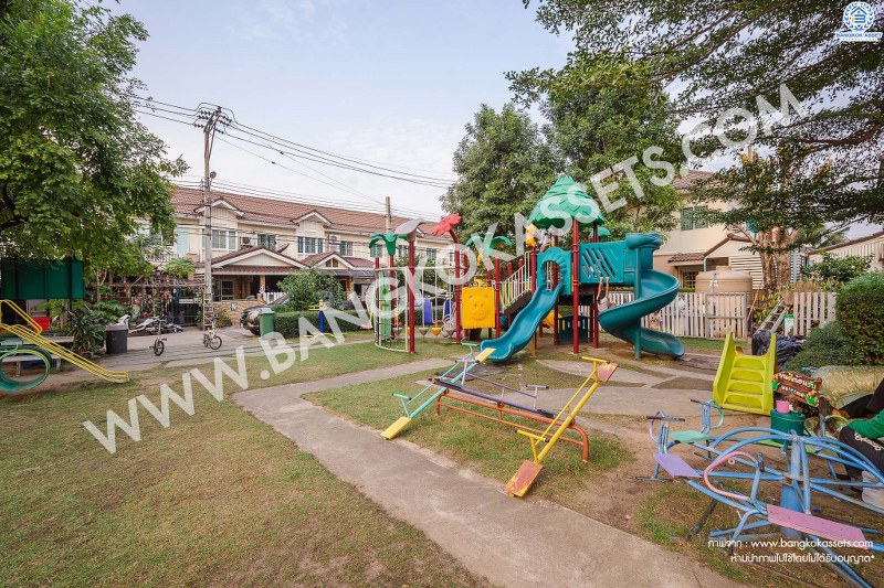 บ้านมือสองตกแต่งใหม่ ม.พฤกษาวิลล์ 33 ปิ่นเกล้า-วงแหวน ซ.วัดส้มเกลี้ยง (หน้ากว้าง 6 เมตร) บ้านพร้อมอยู่ แต่งครบทุกฟังก์ชั่น 3นอน 2น้ำ พร้อมครัวเคาน์เตอร์ และที่จอดรถส่วนตัว บนทำเลสะดวกทุกการเดินทาง เชื่อมต่อปิ่นเกล้า-ศาลายาได้อย่างรวดเร็ว ใกล้เซ็นทรัลเวสต์เกต และทางด่วน "ศรีรัช"