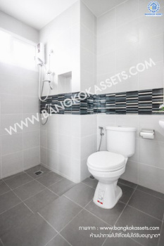 บ้านเดี่ยว 3 ชั้น โครงการ Mind ปิ่นเกล้า-จรัญสนิทวงศ์ บ้านหลังใหญ่พร้อมอยู่ เนื้อที่ขนาด 56.6 ตร.ว. ฟังก์ชั่น 4 ห้องนอน 4 ห้องน้ำ 2 ที่จอดรถ* แถมแอร์ 4 เครื่อง ภายในโปร่งกว้าง รองรับกับครอบครัวทุกขนาด ส่วนกลางครบครัน! ทั้งสระว่ายน้ำ สวน ฟิตเนสฯลฯ บนทำเลดีที่สุด* ห่างจากทางด่วนเพียง 5 นาที ใกล้ทั้งรถไฟฟ้าสายสีแดงอ่อน และสายสีน้ำเงิน