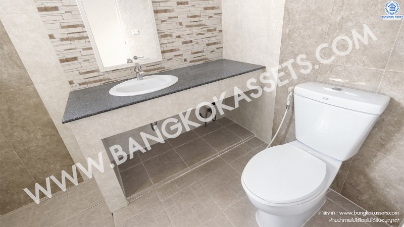 บ้านเดี่ยวมือสองนนทบุรี ห้องมุม! ม.สัมมากร ติดถนนราชพฤกษ์ บ้านหลังใหญ่พร้อมอยู่ เนื้อที่ 64.6 ตร.ว. ฟังก์ชั่น 3ห้องนอน 3ห้องน้ำ 2 ที่จอดรถ มีบิ้วท์อินครัวเคาน์เตอร์ บนทำเลเดินทางสะดวก หน้าโครงการอยู่ติดกับเพียวเพลส-Maxvalu ราชพฤกษ์ พร้อมเชื่อมต่อถ.ชัยพฤกษ์ และถ.รัตนาธิเบศร์ เพียง 10 นาทีถึงรถไฟฟ้า สถานีบางรักใหญ่