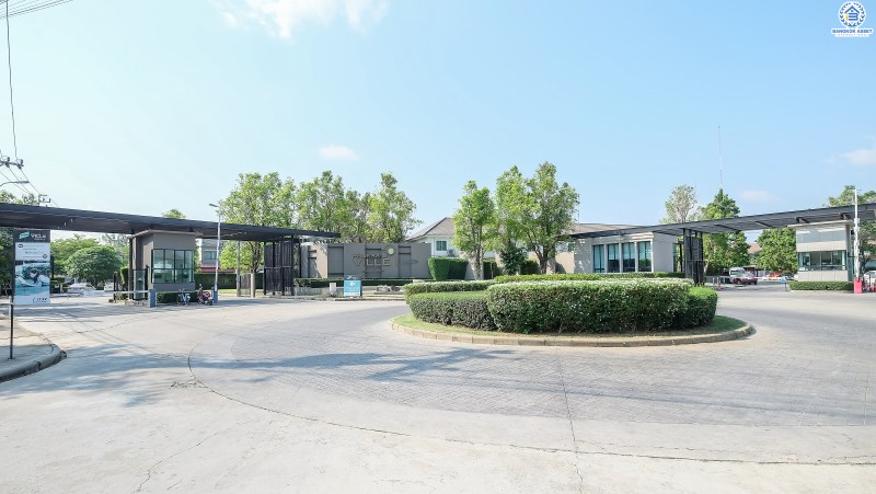 บ้านมือสองตกแต่งใหม่ ห้องมุม! ม.พฤกษาวิลล์63/1 นครอินทร์-พระราม5 สุดคุ้ม! กับบ้านพร้อมอยู่ เนื้อที่ 23.7 ตร.ว. ฟังก์ชั่น 3 ห้องนอน 2 ห้องน้ำ ครบครันทั้งครัว และโรงรถ บนทำเลโซนเมือง! เดินทางสะดวก เข้า-ออกทาง ซอยวัดสังฆทาน ใกล้สะพานพระราม5 และรถไฟฟ้าสถานี "แยกติวานนท์"