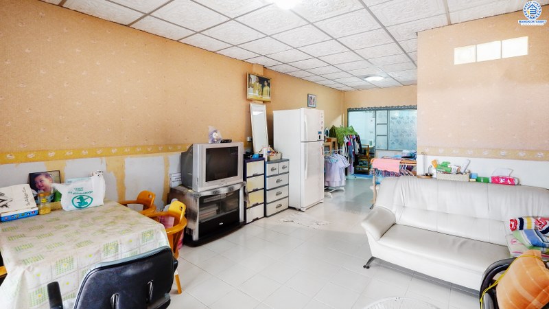 ทาวน์เฮ้าส์มือสองนนทบุรี ม.มนวดีพาร์ค บางใหญ่-กาญจนาฯ (ซ.วัดลาดปลาดุก) บ้านพร้อมอยู่ เนื้อที่ 16 ตร.ว. ฟังก์ชั่น 3นอน 2น้ำ+แอร์ 2 เครื่อง หน้าโครงการห่างจาก ถ.กาญจนาภิเษก เพียง 2 กม. ใกล้รถไฟฟ้า "สถานีคลองบางไผ่" เพียง 10 นาทีถึงเซ็นทรัลเวสต์เกต ราคาเพียงล้านต้นๆ*