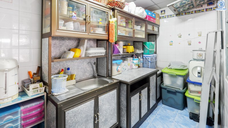 ทาวน์เฮ้าส์มือสองนนทบุรี ม.มนวดีพาร์ค บางใหญ่-กาญจนาฯ (ซ.วัดลาดปลาดุก) บ้านพร้อมอยู่ เนื้อที่ 16 ตร.ว. ฟังก์ชั่น 3นอน 2น้ำ+แอร์ 2 เครื่อง หน้าโครงการห่างจาก ถ.กาญจนาภิเษก เพียง 2 กม. ใกล้รถไฟฟ้า "สถานีคลองบางไผ่" เพียง 10 นาทีถึงเซ็นทรัลเวสต์เกต ราคาเพียงล้านต้นๆ*