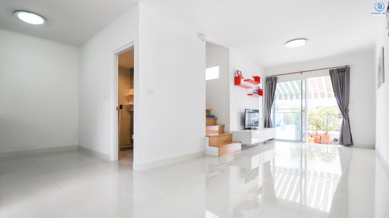 ทาวน์เฮ้าส์มือสองนนทบุรี ห้องมุม! ม.พลีโน่ (AP)รัตนาธิเบศร์-ชัยพฤกษ์ บ้านพร้อมอยู่ เนื้อที่ 18.3 ตร.ว. หน้ากว้าง 5.5 เมตร ฟังก์ชั่น 3ห้องนอน 2ห้องน้ำ แถมแอร์ 2 เครื่อง กับที่สุดแห่งทำเลเดินทางสะดวก เชื่อมต่อหลายเส้นทาง ใกล้เซ็นทรัลเวสต์เกต และรถไฟฟ้าสถานีบางพลู ราคาสุดคุ้ม!...