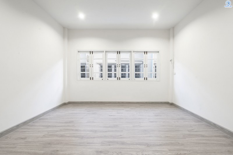 บ้านมือสองตกแต่งใหม่ คุณภาพแบรนด์ Property Perfect ใกล้เซ็นทรัลแจ้งวัฒนะ เพียง 800 เมตร โครงการ นันทนาการ์เด้น แจ้งวัฒนะ ทาวน์โฮม 3 ชั้นพร้อมอยู่ เนื้อที่ 18 ตร.ว. ฟังก์ชั่น 3 ห้องนอน 3 ห้องน้ำ เล่นระดับพื้นภายในแบ่งเป็นสัดส่วน ครบครันทั้งครัวเคาน์เตอร์ และที่จอดรถส่วนตัว บนทำเลดีที่สุด! รองรับรถไฟฟ้าสายสีชมพู ใกล้กับจุดทางด่วนแจ้งวัฒนะ และเมืองทองธานี