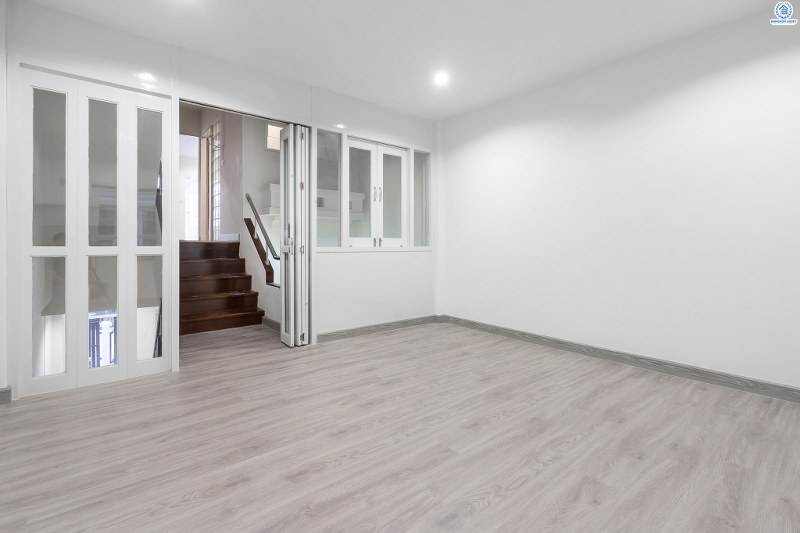 บ้านมือสองตกแต่งใหม่ คุณภาพแบรนด์ Property Perfect ใกล้เซ็นทรัลแจ้งวัฒนะ เพียง 800 เมตร โครงการ นันทนาการ์เด้น แจ้งวัฒนะ ทาวน์โฮม 3 ชั้นพร้อมอยู่ เนื้อที่ 18 ตร.ว. ฟังก์ชั่น 3 ห้องนอน 3 ห้องน้ำ เล่นระดับพื้นภายในแบ่งเป็นสัดส่วน ครบครันทั้งครัวเคาน์เตอร์ และที่จอดรถส่วนตัว บนทำเลดีที่สุด! รองรับรถไฟฟ้าสายสีชมพู ใกล้กับจุดทางด่วนแจ้งวัฒนะ และเมืองทองธานี