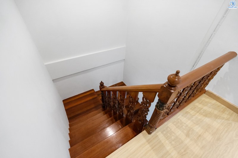 ทาวน์เฮ้าส์ตกแต่งใหม่ ติดถนนติวานนท์ ใกล้โรงเรียนสวนกุหลาบวิทยาลัย ม.สวนกุหลาบ ติวานนท์-แจ้งวัฒนะ เนื้อที่ 24 ตร.ว. ฟังก์ชั่น 3 ห้องนอน 2 ห้องน้ำ หน้ากว้าง 6 เมตร ตกแต่งต่อเติมพร้อมอยู่ บนทำเลใกล้ห้าแยกปากเกร็ด ,เมืองทอง และทางด่วน เพียง 5 นาทีถึงเซ็นทรัลแจ้งวัฒนะ