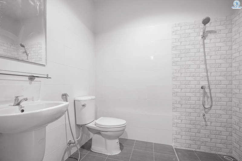 ทาวน์เฮ้าส์ตกแต่งใหม่ ติดถนนติวานนท์ ใกล้โรงเรียนสวนกุหลาบวิทยาลัย ม.สวนกุหลาบ ติวานนท์-แจ้งวัฒนะ เนื้อที่ 24 ตร.ว. ฟังก์ชั่น 3 ห้องนอน 2 ห้องน้ำ หน้ากว้าง 6 เมตร ตกแต่งต่อเติมพร้อมอยู่ บนทำเลใกล้ห้าแยกปากเกร็ด ,เมืองทอง และทางด่วน เพียง 5 นาทีถึงเซ็นทรัลแจ้งวัฒนะ