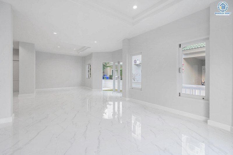 บ้านมือสองตกแต่งใหม่ หลังใหญ่พิเศษ 78.3 ตร.ว. ในราคาสุดคุ้ม! ม.ธนทอง เพอร์เฟคโฮม วงแหวน-พระราม5 กว้างขวางจุใจ ด้วยพื้นที่ใช้สอยกว่า 230 ตร.ม. 4 ห้องนอน 5 ห้องน้ำ บนทำเล ใกล้เซ็นทรัลเวสต์เกต และ MRTตลาดบางใหญ่