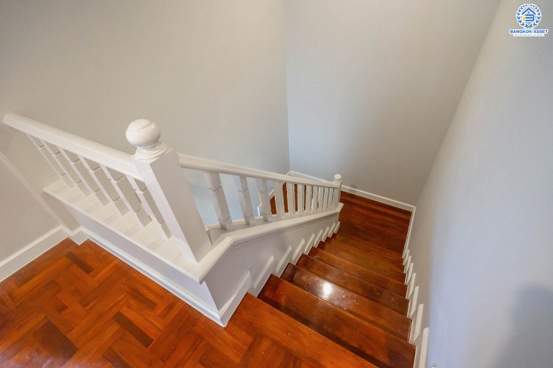 บ้านมือสองตกแต่งใหม่ หลังใหญ่พิเศษ 78.3 ตร.ว. ในราคาสุดคุ้ม! ม.ธนทอง เพอร์เฟคโฮม วงแหวน-พระราม5 กว้างขวางจุใจ ด้วยพื้นที่ใช้สอยกว่า 230 ตร.ม. 4 ห้องนอน 5 ห้องน้ำ บนทำเล ใกล้เซ็นทรัลเวสต์เกต และ MRTตลาดบางใหญ่