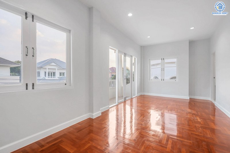 บ้านมือสองตกแต่งใหม่ หลังใหญ่พิเศษ 78.3 ตร.ว. ในราคาสุดคุ้ม! ม.ธนทอง เพอร์เฟคโฮม วงแหวน-พระราม5 กว้างขวางจุใจ ด้วยพื้นที่ใช้สอยกว่า 230 ตร.ม. 4 ห้องนอน 5 ห้องน้ำ บนทำเล ใกล้เซ็นทรัลเวสต์เกต และ MRTตลาดบางใหญ่