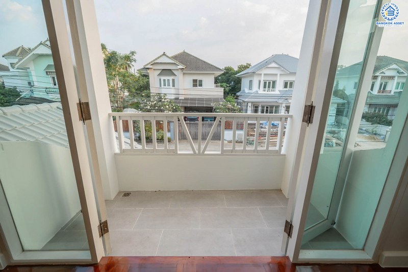 บ้านมือสองตกแต่งใหม่ หลังใหญ่พิเศษ 78.3 ตร.ว. ในราคาสุดคุ้ม! ม.ธนทอง เพอร์เฟคโฮม วงแหวน-พระราม5 กว้างขวางจุใจ ด้วยพื้นที่ใช้สอยกว่า 230 ตร.ม. 4 ห้องนอน 5 ห้องน้ำ บนทำเล ใกล้เซ็นทรัลเวสต์เกต และ MRTตลาดบางใหญ่