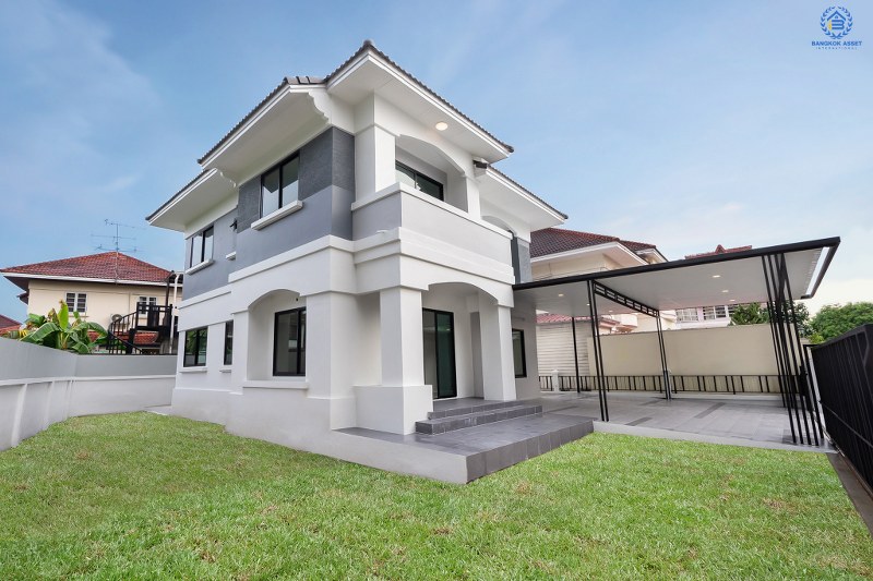 บ้านมือสองตกแต่งใหม่ พิเศษพร้อมเข้าอยู่ บ้านสีวลี ติวานนท์-ปากเกร็ด บ้านห้องมุม! บนเนื้อที่ 77.2 ตร.ว. 2ที่จอดรถ ฟังก์ชั่นลงตัว ตอบโจทย์ทุกการอยู่อาศัย พื้นที่ใช้สอยกว้างขวาง บนทำเลเดินทางสะดวก เชื่อมสู่หลายเส้นทางทั้ง ใกล้ห้าแยกปากเกร็ด เซ็นทรัลแจ้งวัฒนะ และรถไฟฟ้า