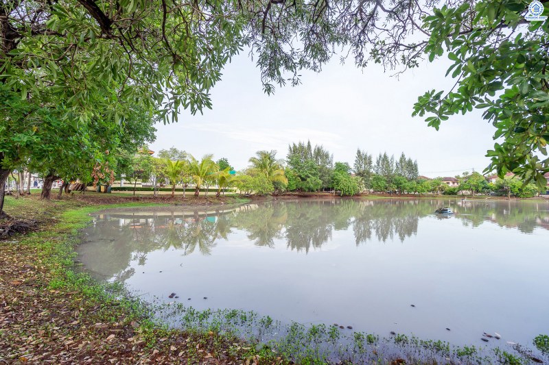 บ้านมือสองตกแต่งใหม่ พิเศษพร้อมเข้าอยู่ บ้านสีวลี ติวานนท์-ปากเกร็ด บ้านห้องมุม! บนเนื้อที่ 77.2 ตร.ว. 2ที่จอดรถ ฟังก์ชั่นลงตัว ตอบโจทย์ทุกการอยู่อาศัย พื้นที่ใช้สอยกว้างขวาง บนทำเลเดินทางสะดวก เชื่อมสู่หลายเส้นทางทั้ง ใกล้ห้าแยกปากเกร็ด เซ็นทรัลแจ้งวัฒนะ และรถไฟฟ้า