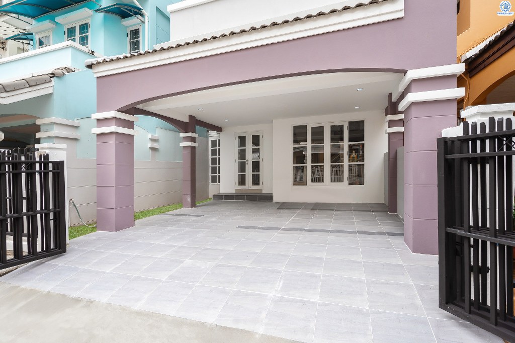 บ้านมือสองตกแต่งใหม่ หลังใหญ่ ม.เศรณีปาร์ค ซ.วิภาวดี60 ใกล้ ม.ศรีปทุม และม.เกษตรฯ เข้า-ออกทั้งถ.วิภาวดี และบางบัว บ้านพร้อมอยู่ รองรับทุกครอบครัว เนื้อที่ 25.2 ตร.ว. ฟังก์ชั่นโดดเด่น 4 ห้องนอน 3 ห้องน้ำ พร้อมพื้นที่ใช้สอยกว่า 200 ตร.ม.  ราคาพิเศษสุด! ในย่านนี้...