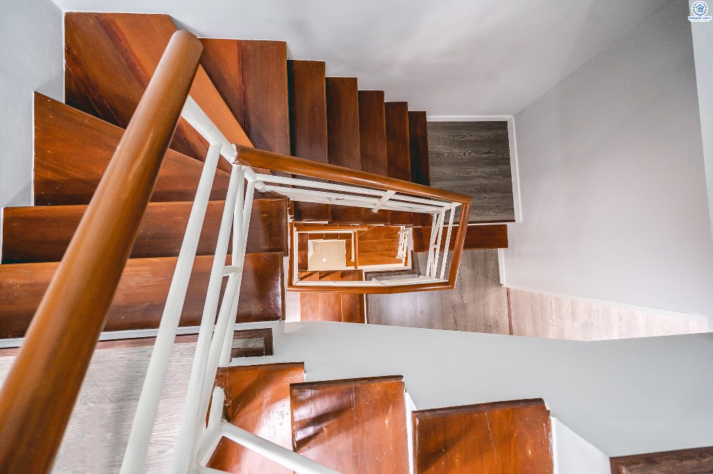 บ้านมือสองตกแต่งใหม่ หลังใหญ่ ม.เศรณีปาร์ค ซ.วิภาวดี60 ใกล้ ม.ศรีปทุม และม.เกษตรฯ เข้า-ออกทั้งถ.วิภาวดี และบางบัว บ้านพร้อมอยู่ รองรับทุกครอบครัว เนื้อที่ 25.2 ตร.ว. ฟังก์ชั่นโดดเด่น 4 ห้องนอน 3 ห้องน้ำ พร้อมพื้นที่ใช้สอยกว่า 200 ตร.ม.  ราคาพิเศษสุด! ในย่านนี้...