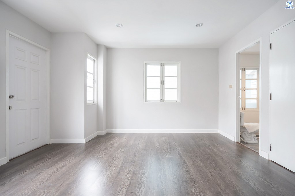 บ้านมือสองตกแต่งใหม่ หลังใหญ่ ม.เศรณีปาร์ค ซ.วิภาวดี60 ใกล้ ม.ศรีปทุม และม.เกษตรฯ เข้า-ออกทั้งถ.วิภาวดี และบางบัว บ้านพร้อมอยู่ รองรับทุกครอบครัว เนื้อที่ 25.2 ตร.ว. ฟังก์ชั่นโดดเด่น 4 ห้องนอน 3 ห้องน้ำ พร้อมพื้นที่ใช้สอยกว่า 200 ตร.ม.  ราคาพิเศษสุด! ในย่านนี้...