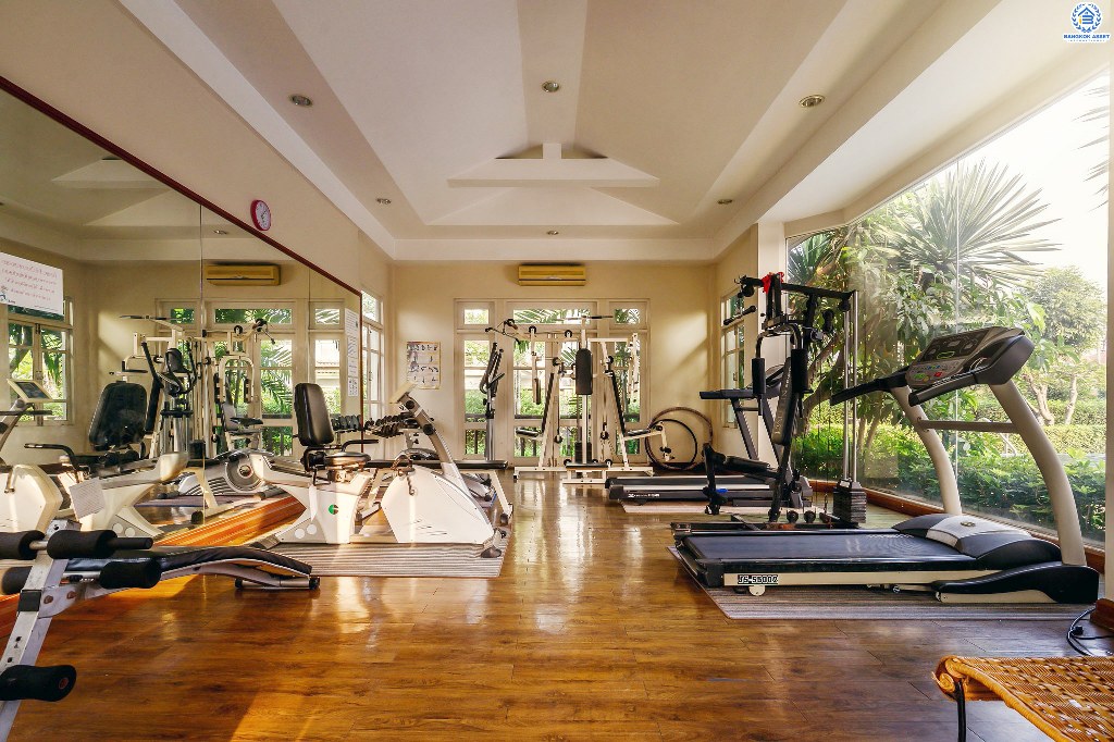 บ้านมือสองตกแต่งใหม่ แปลงมุม! โครงการ มัณฑนา เพชรเกษม81 หลังใหญ่กว้างขวาง เนื้อที่ 61 ตร.ว. ฟังก์ชั่นครบครัน ตกแต่งวอลล์เปเปอร์ทั้งหลัง คุณภาพแบรนด์ LH สมบูรณ์พร้อมด้วยพื้นที่ส่วนกลาง บนทำเลที่ใกล้กับทุกความสะดวก ใกล้เดอะมอลล์บางแค และรถไฟฟ้าสายสีน้ำเงิน