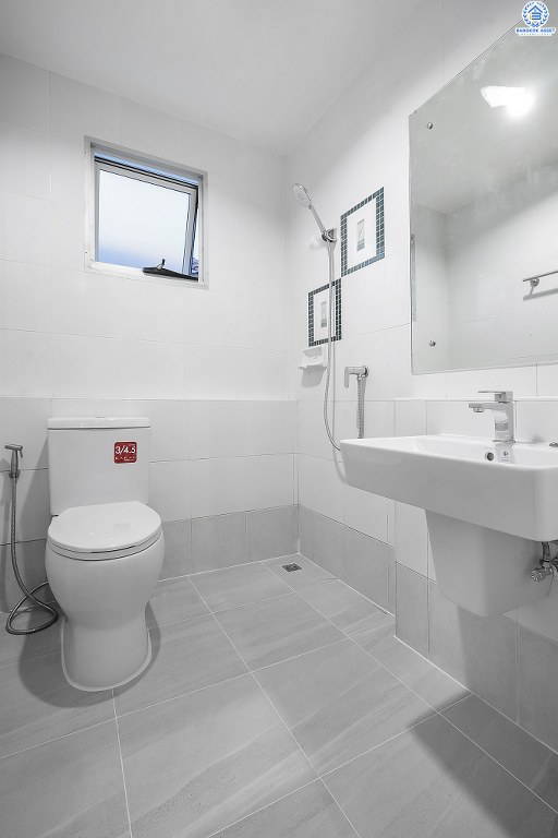 บ้านมือสองตกแต่งใหม่ โครงการแบรนด์LH ม.ชัยพฤกษ์ บางใหญ่-เซ็นทรัลเวสต์เกต บ้านพร้อมอยู่ เนื้อที่ 56 ตร.ว. ฟังก์ชั่นครบ 3 ห้องนอน 3 ห้องน้ำ 2 ที่จอดรถ ตกแต่งจัดเต็ม มาตรฐานวัสดุเกรดพรีเมี่ยม บนทำเลศักยภาพ เพียง 5 นาทีถึงเซ็นทรัลเวสต์เกต ใกล้รถไฟฟ้าสถานี "คลองบางไผ่"...