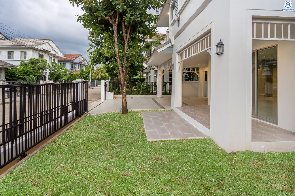 บ้านมือสองตกแต่งใหม่ โครงการแบรนด์LH ม.ชัยพฤกษ์ บางใหญ่-เซ็นทรัลเวสต์เกต บ้านพร้อมอยู่ เนื้อที่ 56 ตร.ว. ฟังก์ชั่นครบ 3 ห้องนอน 3 ห้องน้ำ 2 ที่จอดรถ ตกแต่งจัดเต็ม มาตรฐานวัสดุเกรดพรีเมี่ยม บนทำเลศักยภาพ เพียง 5 นาทีถึงเซ็นทรัลเวสต์เกต ใกล้รถไฟฟ้าสถานี "คลองบางไผ่"...