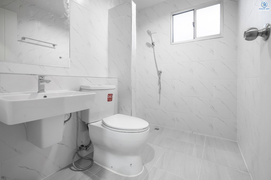 บ้านมือสองตกแต่งใหม่ โครงการแบรนด์LH ม.ชัยพฤกษ์ บางใหญ่-เซ็นทรัลเวสต์เกต บ้านพร้อมอยู่ เนื้อที่ 56 ตร.ว. ฟังก์ชั่นครบ 3 ห้องนอน 3 ห้องน้ำ 2 ที่จอดรถ ตกแต่งจัดเต็ม มาตรฐานวัสดุเกรดพรีเมี่ยม บนทำเลศักยภาพ เพียง 5 นาทีถึงเซ็นทรัลเวสต์เกต ใกล้รถไฟฟ้าสถานี "คลองบางไผ่"...