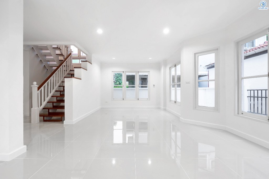 บ้านมือสองตกแต่งใหม่ ม.ชัยพฤกษ์ บางใหญ่-กาญจนาภิเษก (ซ.วัดลาดปลาดุก) เนรมิตการตกแต่งให้แบบจัดเต็ม!! กับบ้านพร้อมอยู่ เนื้อที่ 53 ตร.ว. ฟังก์ชั่นครบ 3 ห้องนอน 3 ห้องน้ำ โครงการคุณภาพแบรนด์ LH บนทำเลศักยภาพ ใกล้เซ็นทรัลเวสต์เกต และรถไฟฟ้าสถานี "คลองบางไผ่"