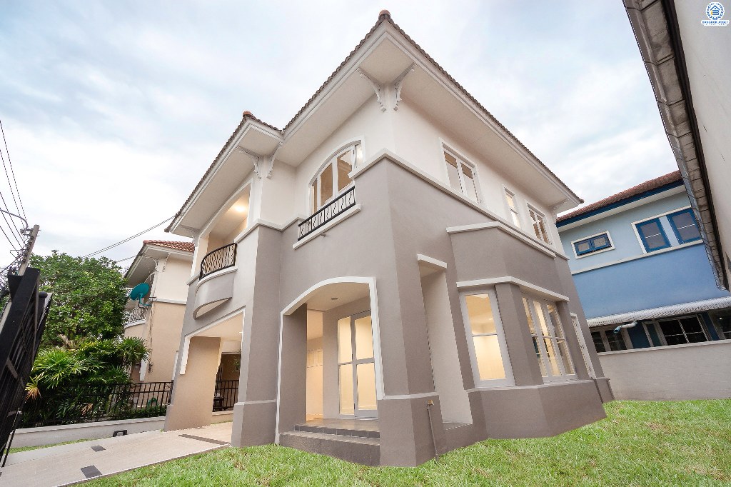 บ้านมือสองตกแต่งใหม่ ม.ชัยพฤกษ์ บางใหญ่-กาญจนาภิเษก (ซ.วัดลาดปลาดุก) เนรมิตการตกแต่งให้แบบจัดเต็ม!! กับบ้านพร้อมอยู่ เนื้อที่ 53 ตร.ว. ฟังก์ชั่นครบ 3 ห้องนอน 3 ห้องน้ำ โครงการคุณภาพแบรนด์ LH บนทำเลศักยภาพ ใกล้เซ็นทรัลเวสต์เกต และรถไฟฟ้าสถานี "คลองบางไผ่"