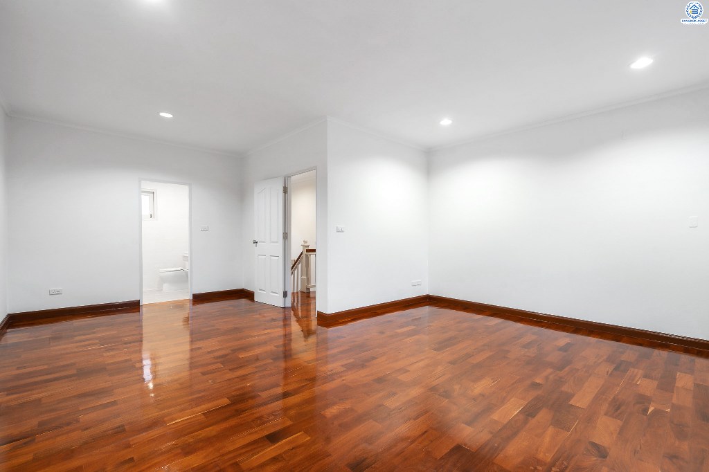 บ้านมือสองตกแต่งใหม่ ม.ชัยพฤกษ์ บางใหญ่-กาญจนาภิเษก (ซ.วัดลาดปลาดุก) เนรมิตการตกแต่งให้แบบจัดเต็ม!! กับบ้านพร้อมอยู่ เนื้อที่ 53 ตร.ว. ฟังก์ชั่นครบ 3 ห้องนอน 3 ห้องน้ำ โครงการคุณภาพแบรนด์ LH บนทำเลศักยภาพ ใกล้เซ็นทรัลเวสต์เกต และรถไฟฟ้าสถานี "คลองบางไผ่"